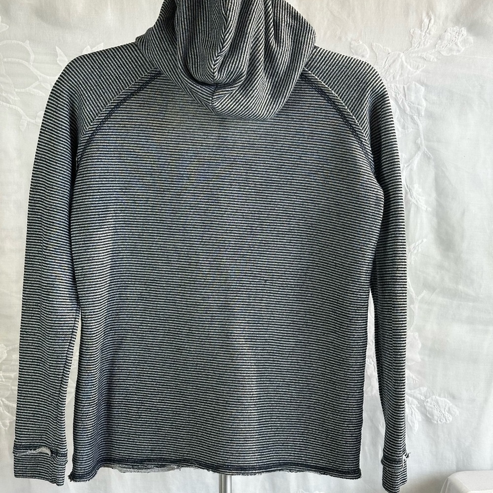 Ocean Drive Navy and White Striped Cowl Neck Long Sleeve W/Hoodie SzM - Picture 12 of 13